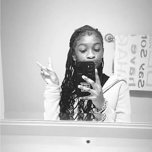 Meet your Posher, Leah